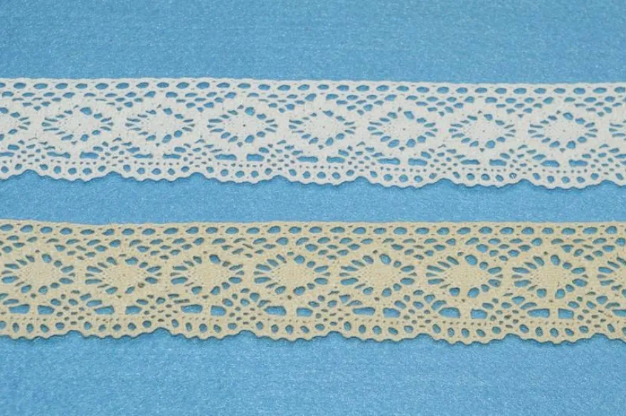 PIZZO COTONE FINALE ONDA BIANCO E PANNA ALTEZZA 4.5 CM