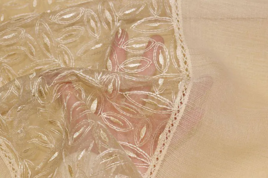 TENDINO BEIGE CON RICAMO CENTRALE