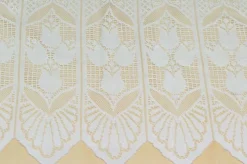 TENDINO RICAMATO BIANCO CON FANTASIA TULIPANI