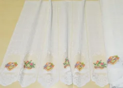 TENDINO RICAMATO FANTASIA VASO FIORI