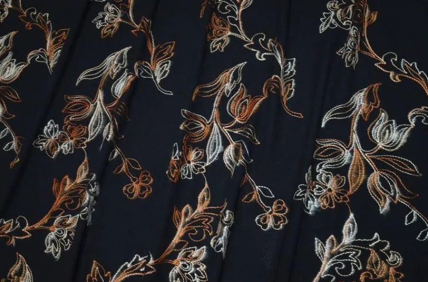TESSUTO CREPE DE CHINE NERO RICAMATO