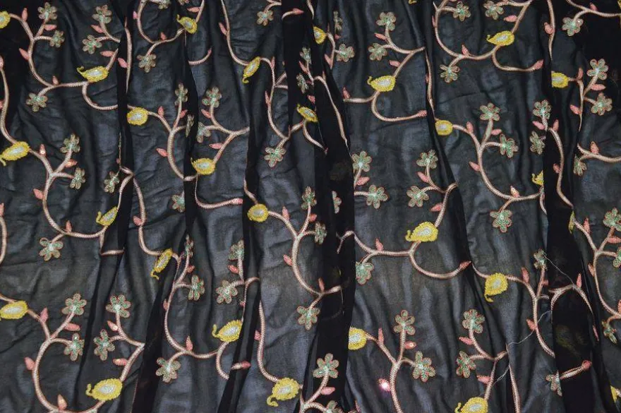 TESSUTO CREPE DE CHINE PURA VISCOSA RICAMATO