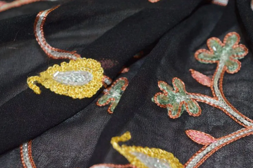 TESSUTO CREPE DE CHINE PURA VISCOSA RICAMATO