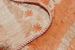 TESSUTO DOPPIA ORGANZA ARANCIO CON FIORE RICAMATO