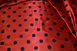 TESSUTO FODERA RASO POIS NERO FONDO ROSSO MINNIE