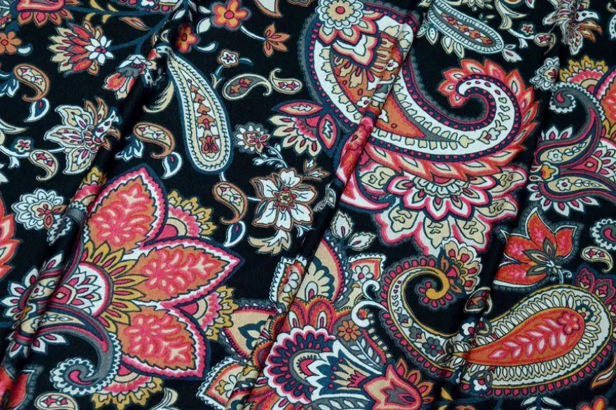 TESSUTO MAGLINA IN VISCOSA FANTASIA CASHMERE FONDO NERO