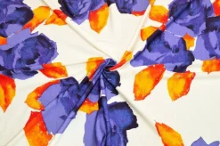 TESSUTO MAGLINA VISCOSA FANTASIA FLOREALE VIOLA FONDO PANNA