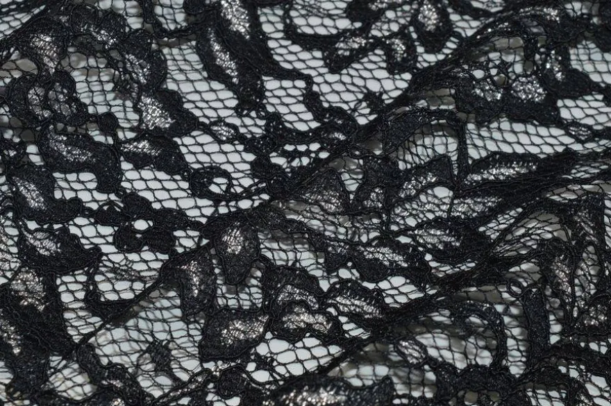 TESSUTO PIZZO NERO CON APPLICAZIONI ARGENTO