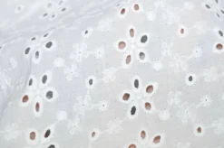 TESSUTO PIZZO SAN GALLO PURO COTONE RICAMO MARGHERITA BIANCO