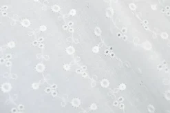 TESSUTO PIZZO SAN GALLO PURO COTONE RICAMO FIORELLINO BIANCO