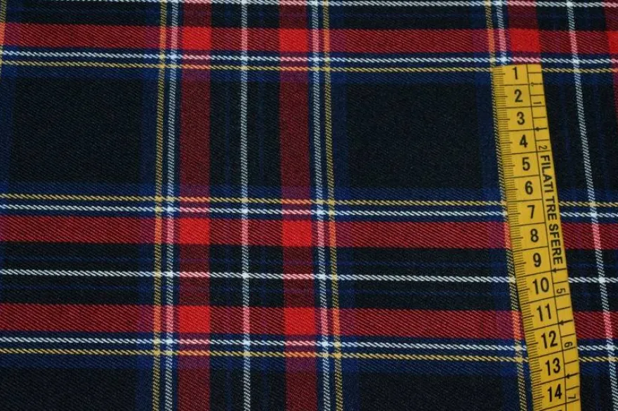 TESSUTO TARTAN ROSSO FONDO NERO