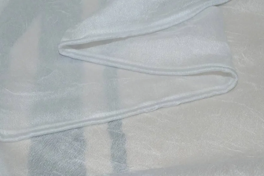 TESSUTO TENDA CON INSERTI GEOMETRICI GRIGI