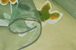 TESSUTO TENDA ORGANZA CON APPLICAZIONI FLOREALI