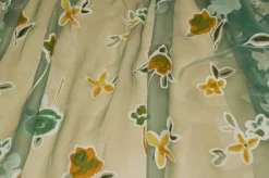 TESSUTO TENDA ORGANZA CON APPLICAZIONI FLOREALI