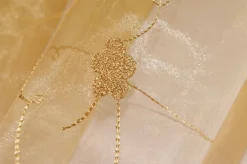 TESSUTO TENDA ORGANZA CON FIORE RICAMATO