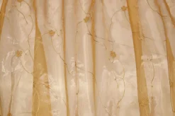 TESSUTO TENDA ORGANZA CON FIORE RICAMATO
