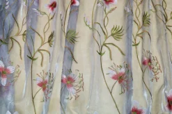 TESSUTO TENDA ORGANZA GRIGIA CON RICAMO FLOREALE