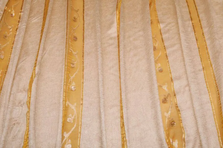 TESSUTO TENDA ORGANZA PANNA RICAMO ORO