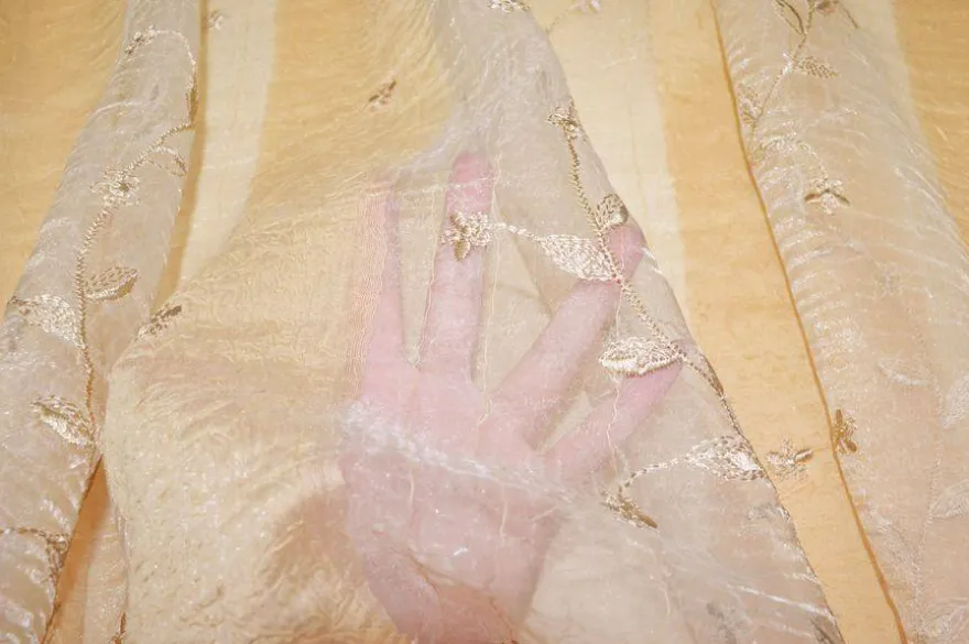 TESSUTO TENDA ORGANZA STROPIACCIATA RICAMO FLOREALE ORO