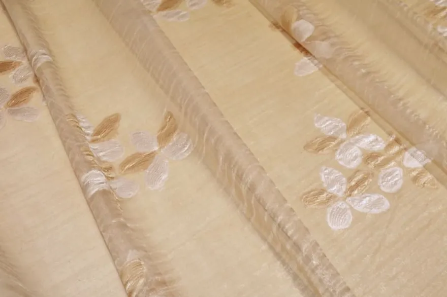 TESSUTO TENDA ORGANZA STROPICCIATA CON FIORE RICAMATO