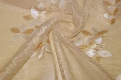 TESSUTO TENDA ORGANZA STROPICCIATA CON FIORE RICAMATO