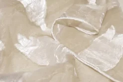 TESSUTO TENDA ORGANZA STROPICCIATA AVORIO APPLICAZIONI