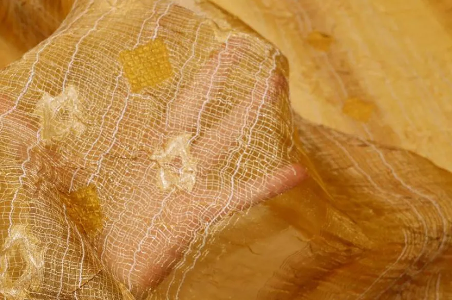TESSUTO TENDA ORGANZA STROPICCIATA RICAMATA GIALLO/ORO