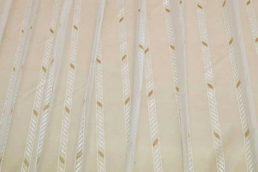 TESSUTO TENDA TULLE CON RIGA VERTICALE
