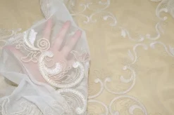 TESSUTO TENDA TULLE RICAMATO PANNA