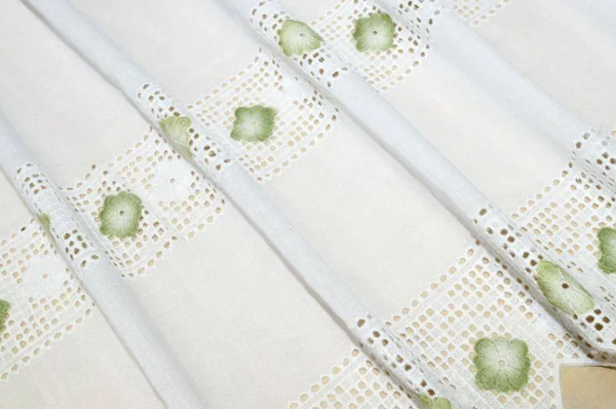 TESSUTO TENDINO CON INCASSI PIZZO FIORELLINO VERDE
