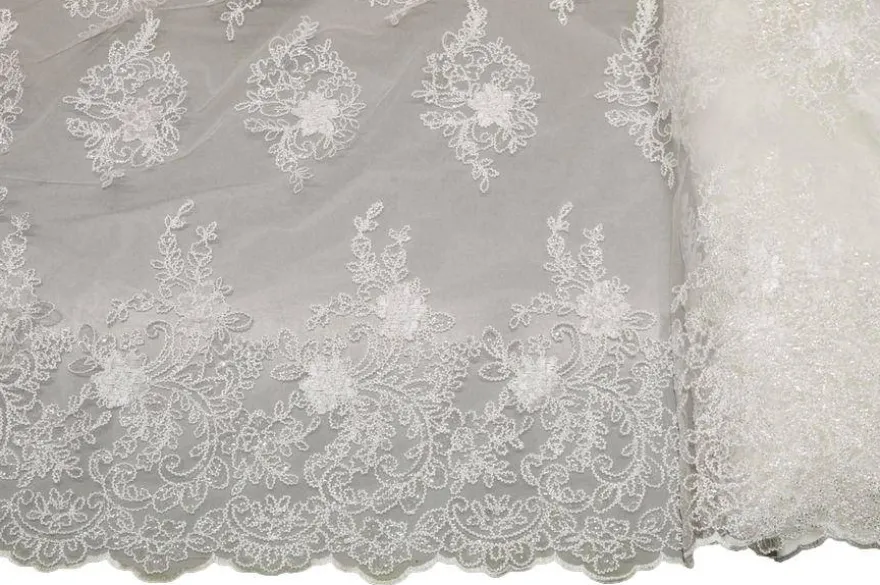 TESSUTO TULLE RICAMATO CON PAILLETTES