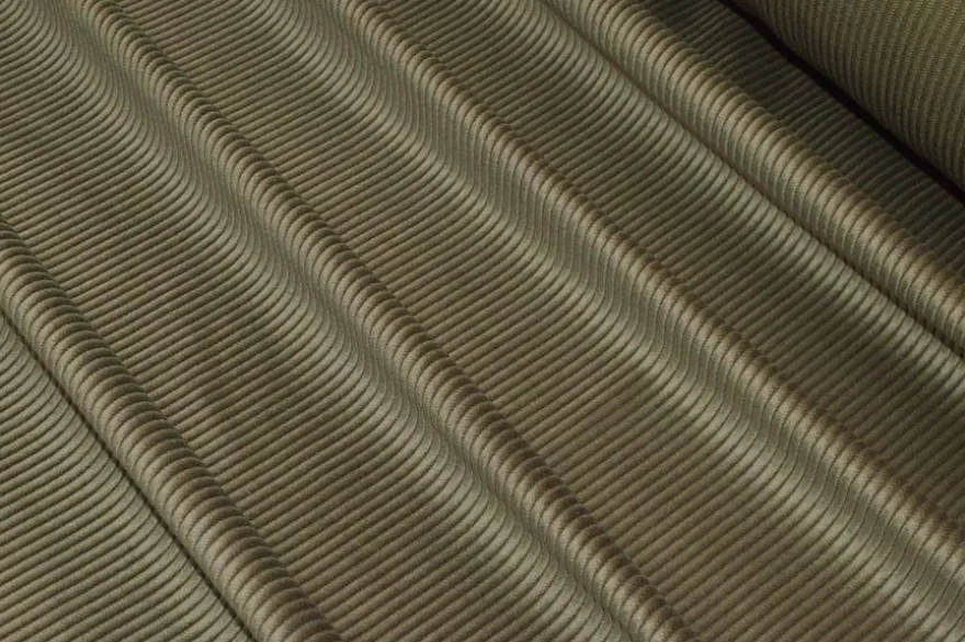 TESSUTO VELLUTO PURO COTONE A COSTE 450 RIGHE VERDE MILITARE